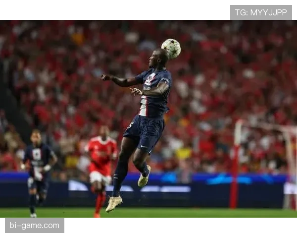 范戴克与拉莫斯：新时代中卫巅峰对决，引领防守新潮流