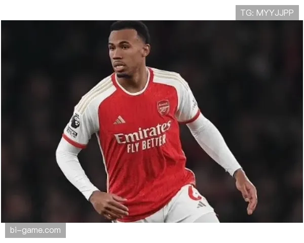 范戴克国家队首秀表现稳健，防守端展现领袖气质