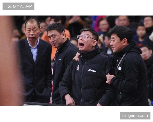 骑跨犯规判罚为何经常被误判？裁判标准全解析